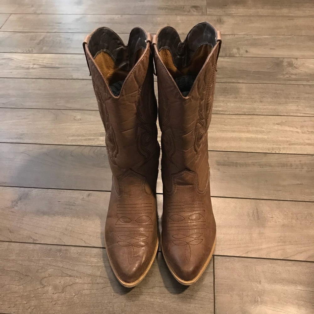 American eagle cowgirl boots size 10